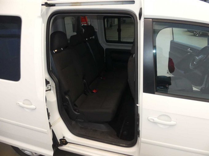 1 Volkswagen Caddy 2.0 TDI BMT Comfortline – foto 8 – kavel bij Zoll-Auktion, Datteln