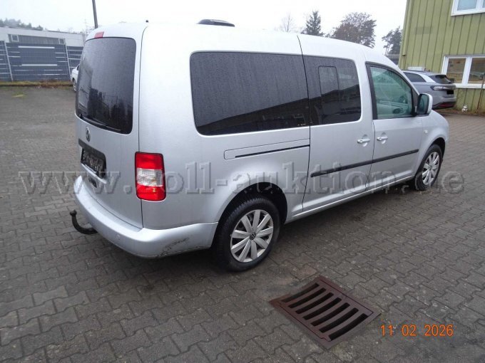 seitlich rechts hinten