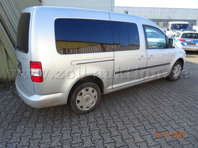 seitlich rechts hinten