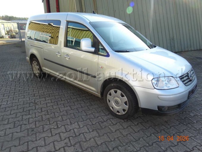 seitlich rechts vorn