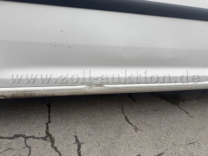 Schaden am Scheller und Türe vorne links