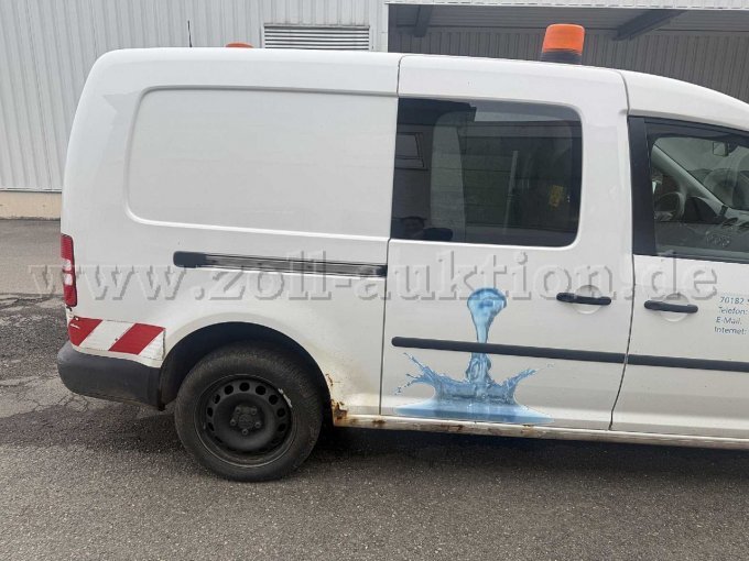 Korrosion am Schweller rechts und Seitenwand hinten rechts