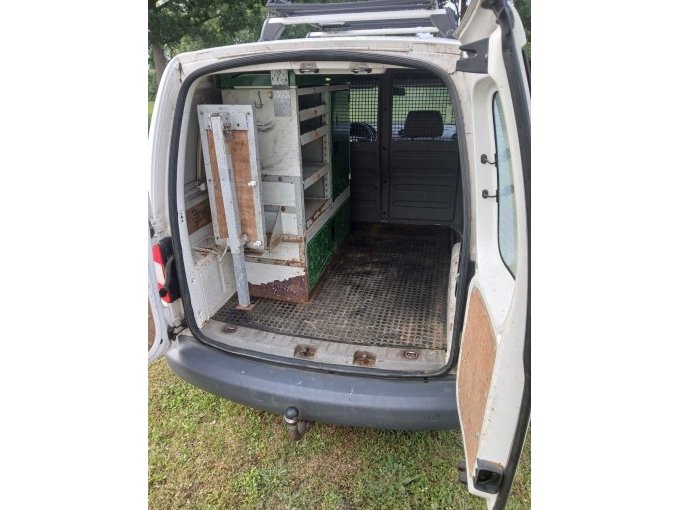 1 Volkswagen Caddy Kastenwagen (Baujahr 2009) – fahrbereit, TÜV bis 10/2027 – foto 7 – kavel bij Zoll-Auktion, Dörverden