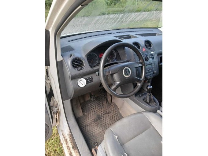 1 Volkswagen Caddy Kastenwagen (Baujahr 2009) – fahrbereit, TÜV bis 10/2027 – foto 10 – kavel bij Zoll-Auktion, Dörverden