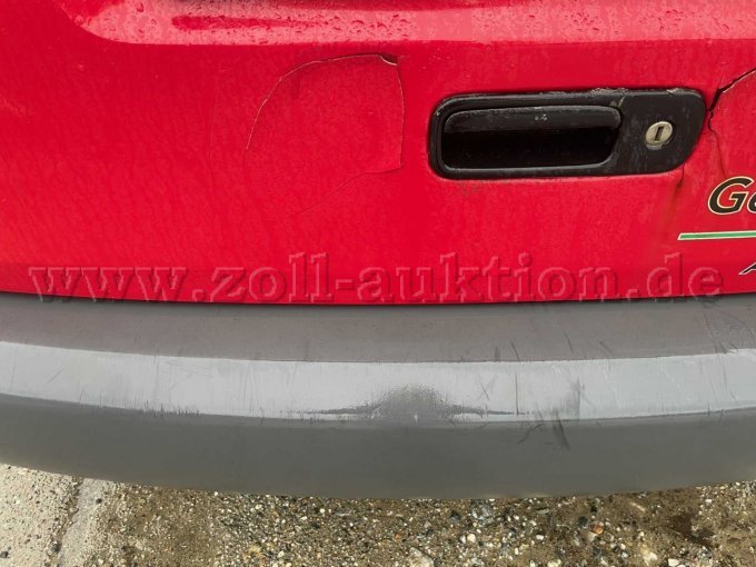 Beschädigung an Tür