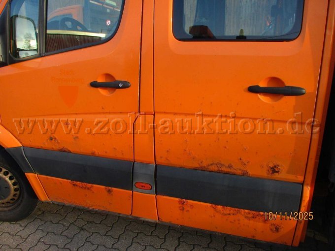 Lackflächen Fahrerhaus stark verschlissen und Korosion