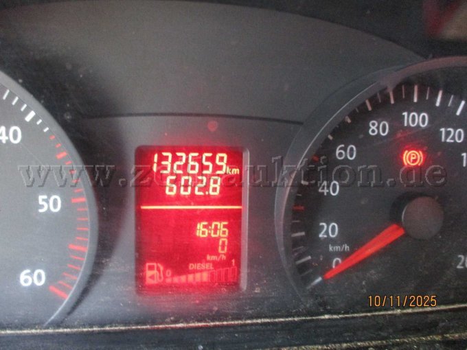 Tachometer mit Gesamtlaufleistung 132659 km