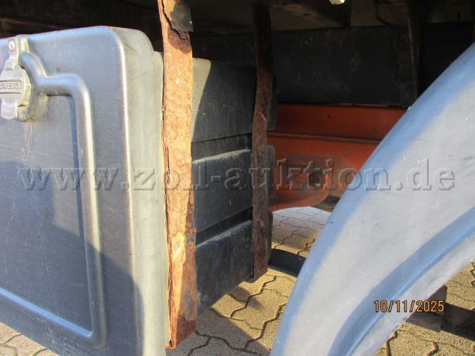 Halterung Unterbaukisten defekt.