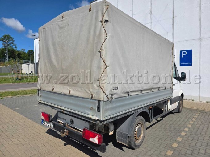 Fahrzeug von hinten rechts