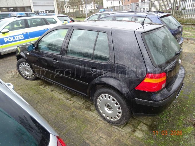 seitlich links hinten