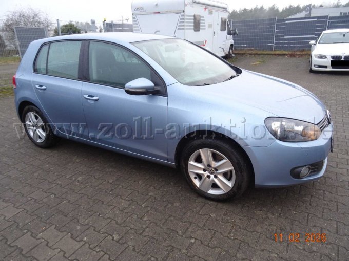 seitlich rechts vorn