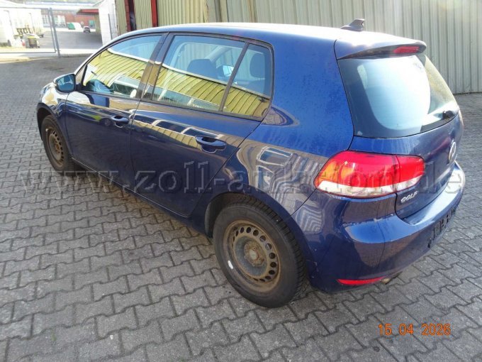 seitlich links hinten