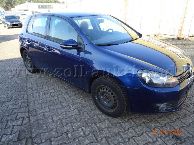 seitlich rechts vorn