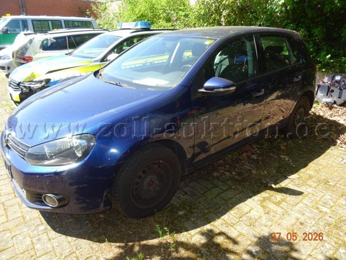 seitlich links vorn