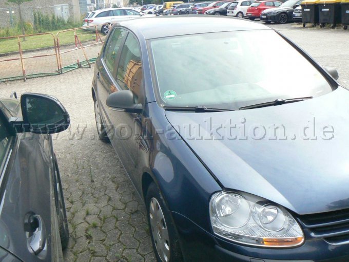seitlich rechts vorn