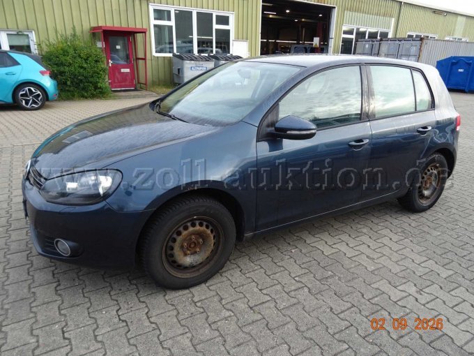 seitlich links vorn