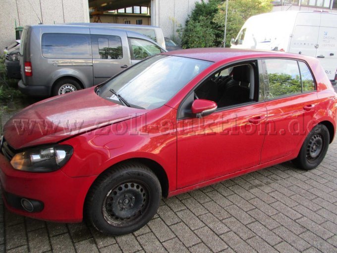 seitlich links vorn