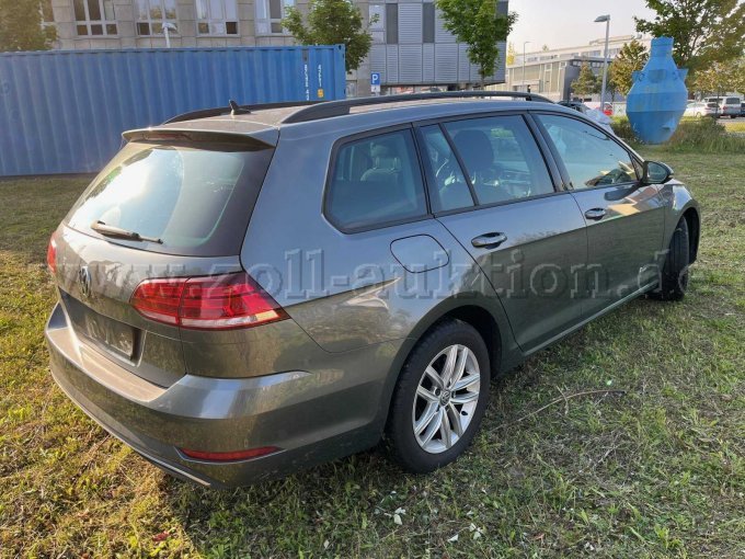 VW Golf hinten rechts