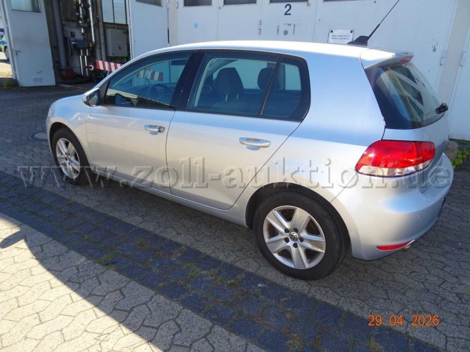 seitlich links hinten