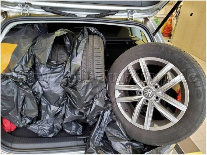 Zusätzlicher Radsatz (Sommerreifen) im Fahrzeug