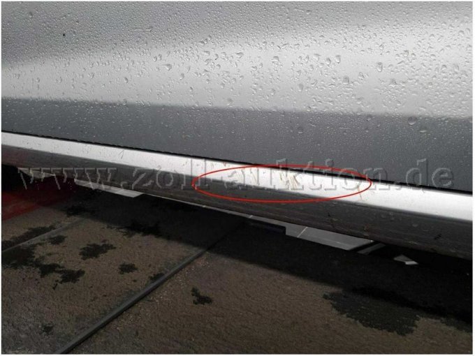 Seitenschweller links Lackierung, verschrammt, polieren