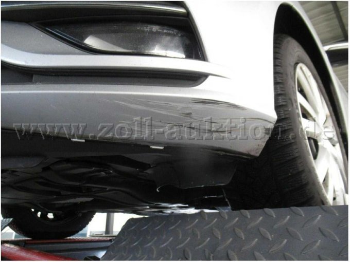 Stoßfänger vorne Lackierung, verschrammt