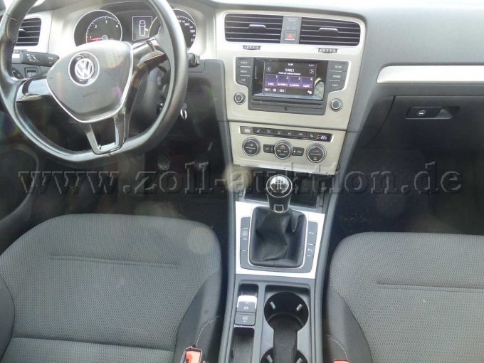 Innenansicht vorne Mitte