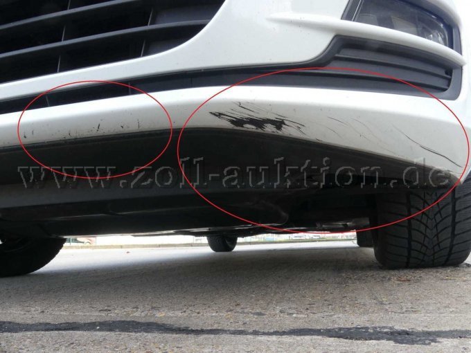 Schaden Stoßfänger vorn