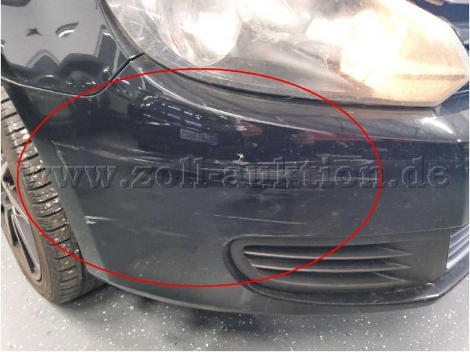 Stoßfänger vorne rechts verschrammt
