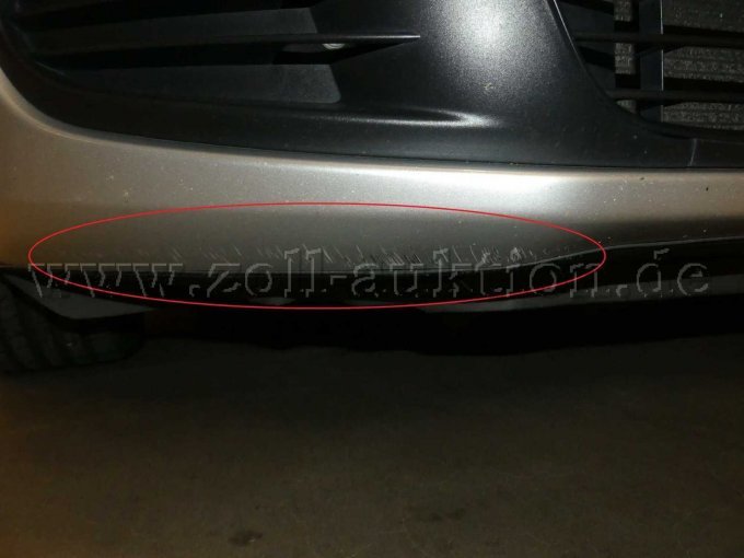 Kratzer Stoßfänger vorn