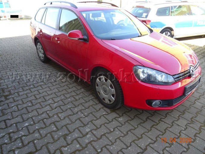 seitlich rechts vorn