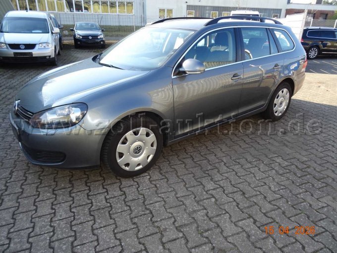 seitlich links vorn