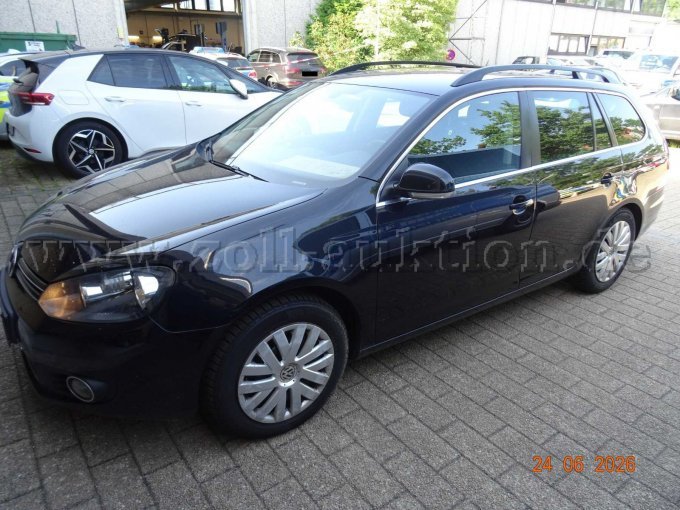 seitlich links vorn
