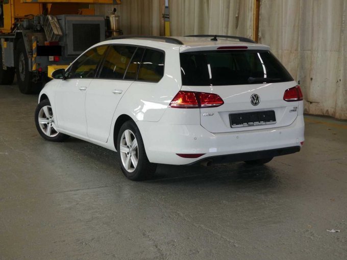 1 Volkswagen Golf Variant 1,6 TDI Comfortline – foto 10 – kavel bij Zoll-Auktion, Wilhelmshaven