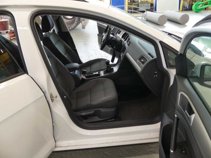 1 Volkswagen Golf Variant 1,6 TDI Comfortline – foto 16 – kavel bij Zoll-Auktion, Wilhelmshaven