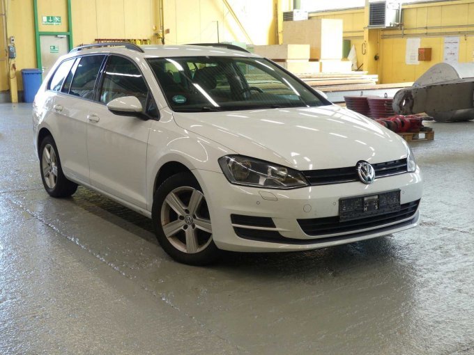 1 Volkswagen Golf Variant 1,6 TDI Comfortline – foto 2 – kavel bij Zoll-Auktion, Wilhelmshaven