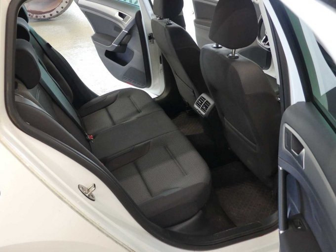 1 Volkswagen Golf Variant 1,6 TDI Comfortline – foto 13 – kavel bij Zoll-Auktion, Wilhelmshaven