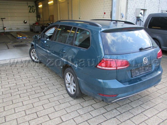 1 Volkswagen Golf Variant (AUV) Unfallfahrzeug – foto 6 – kavel bij Zoll-Auktion, Oldenburg