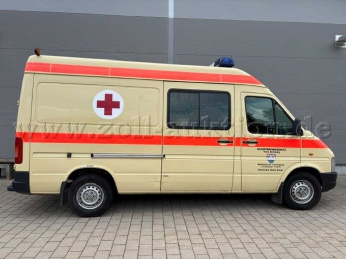 Seitenansicht mit Tür