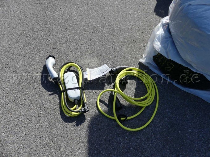 ladegerät und Ladekabel