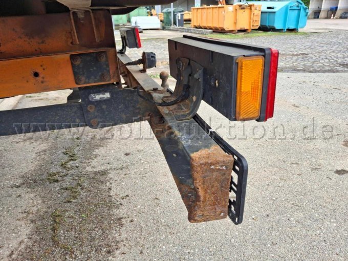 Rost an Stoßstange links