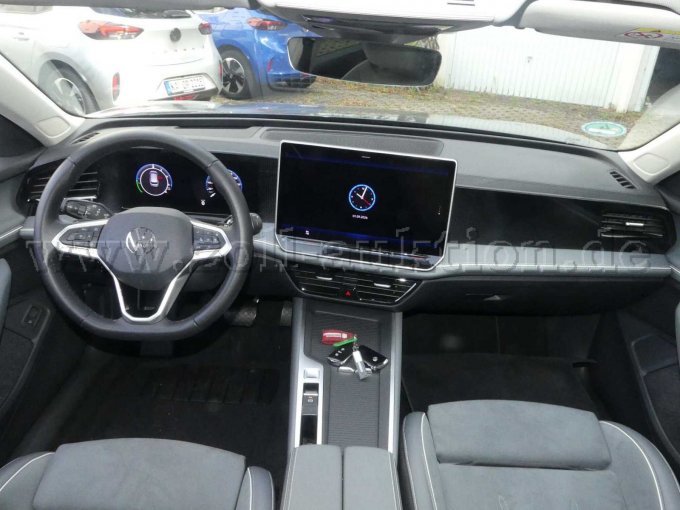 1 Volkswagen Passat 1.5 TSI eHybrid Business *IQ Drive*Winterpaket*8-fach bereift – foto 7 – kavel bij Zoll-Auktion, Karlsruhe