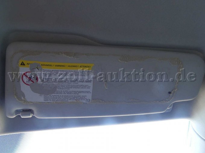 Klebereste Sonnenblende