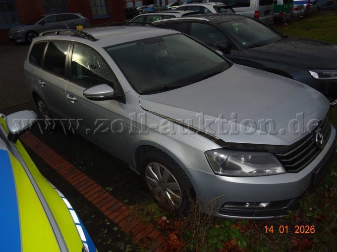 seitlich rechts vorn