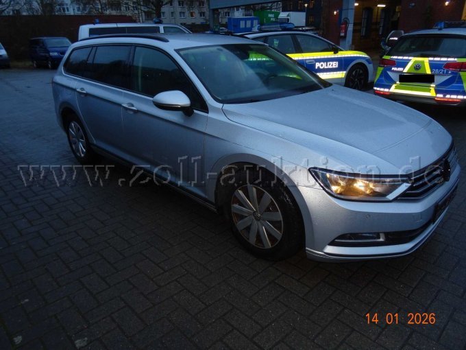 seitlich rechts vorn