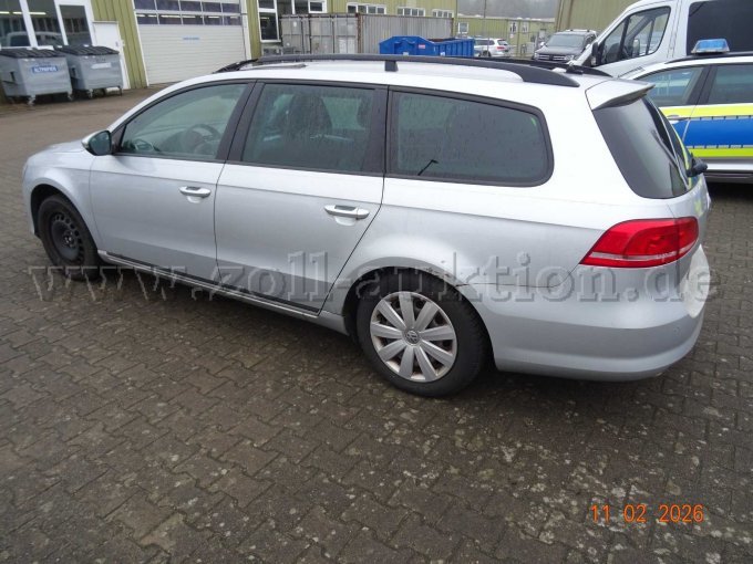 seitlich links hinten