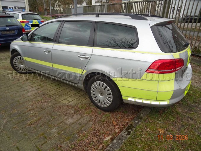 seitlich links hinten