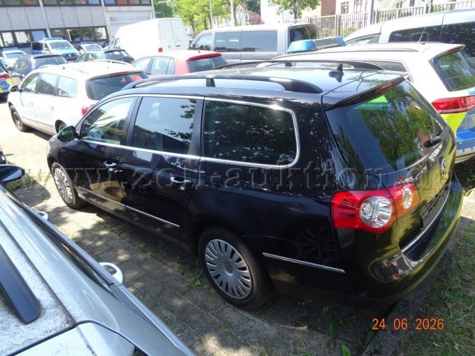 seitlich links hinten