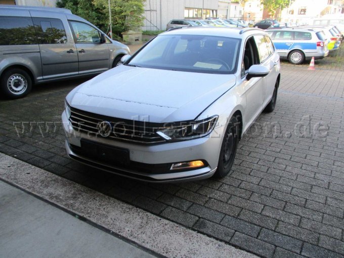 1 Volkswagen Passat Variant (3C), Ersatzteilträger – foto 8 – kavel bij Zoll-Auktion, Oldenburg