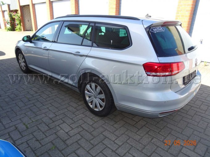 seitlich links hinten
